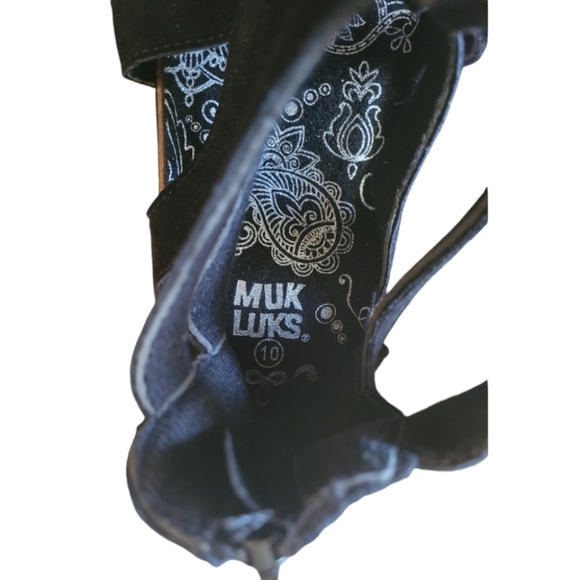 Muk Luks Black Suede Leather Gladiator Flat Sandles Size 10 Memory Foam NWT - Picture 8 of 8